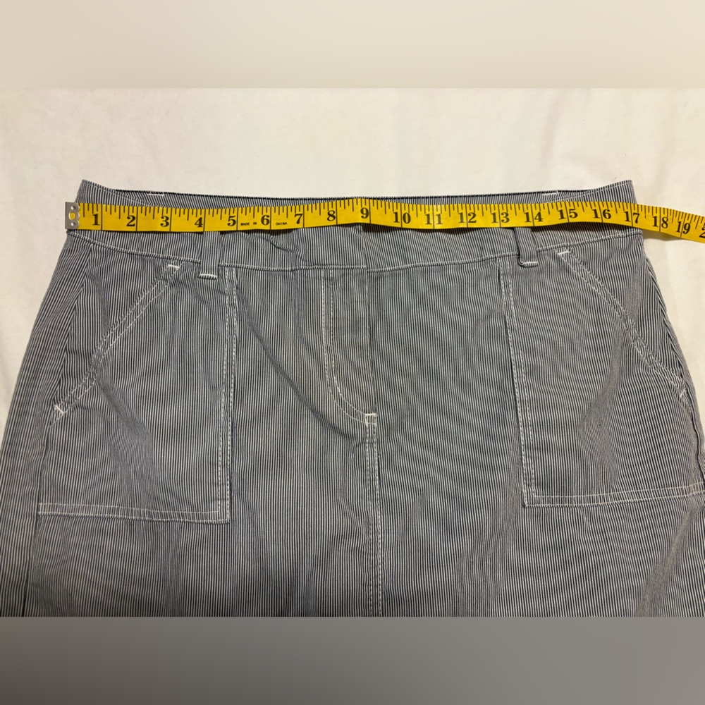 Tommy Hilfiger blue & white skirt with square pockets & back vent, 10 - Picture 4 of 12